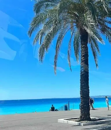 דירה 3 Pieces Avec Vue Proche Du Port De Nice ניס