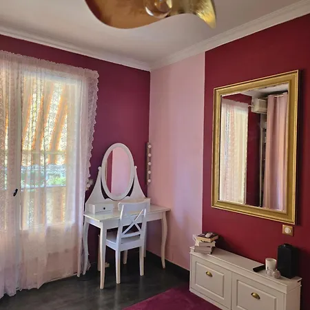 3 Pieces Avec Vue Proche Du Port De Nice דירה