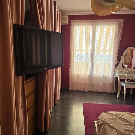 3 Pieces Avec Vue Proche Du Port De Nice דירה ניס